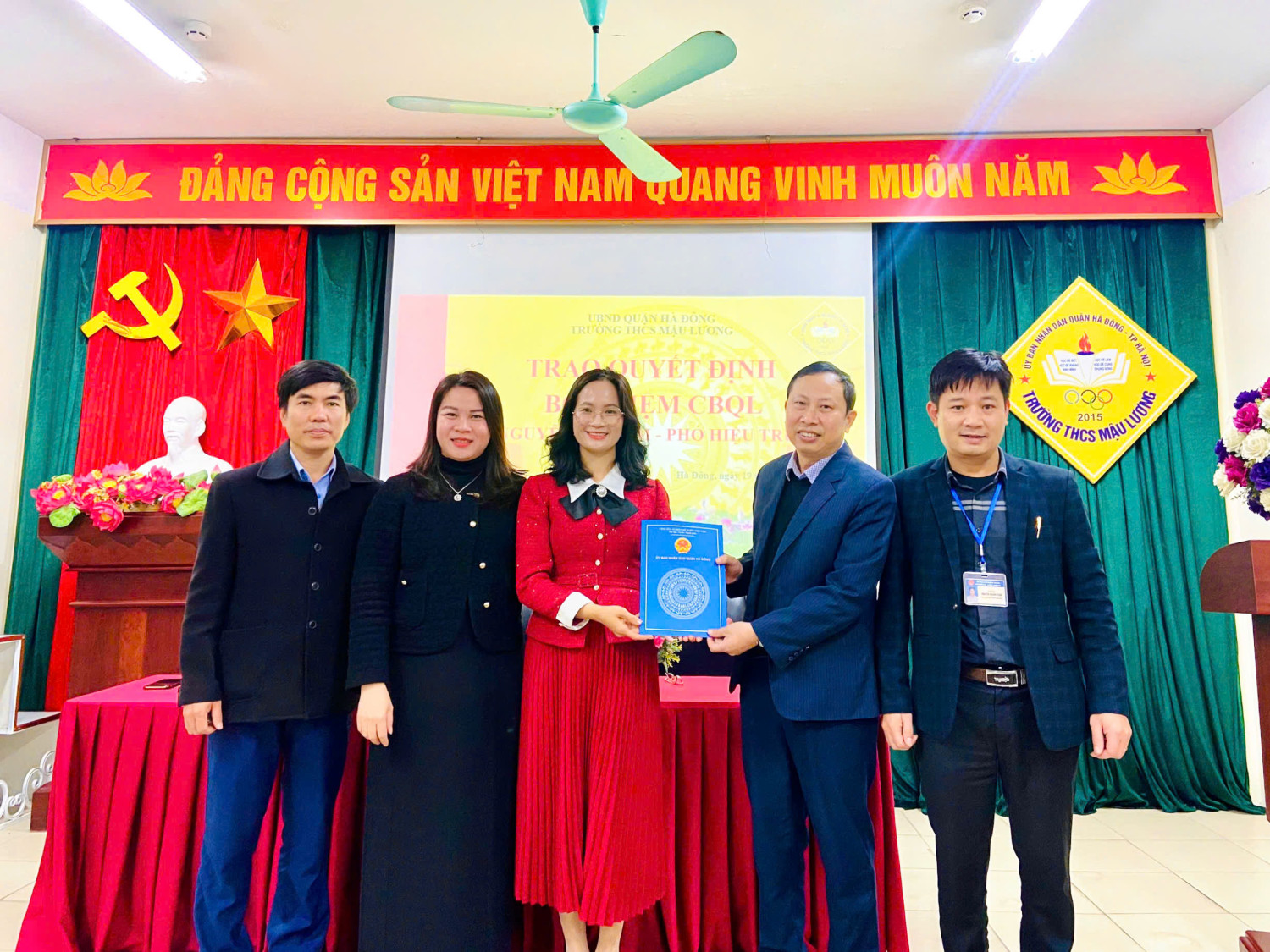 TRAO QUYẾT ĐỊNH BỔ NHIỆM CÁN BỘ QUẢN LÝ