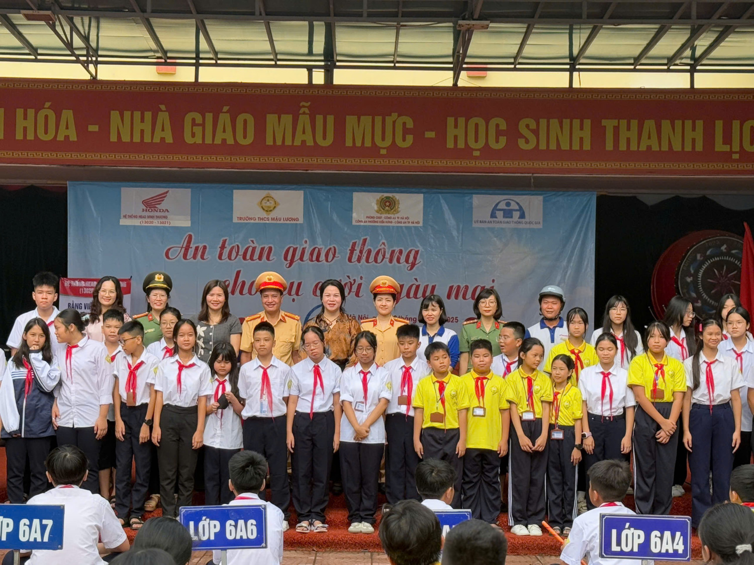 AN TOÀN GIAO THÔNG CHO NỤ CƯỜI NGÀY MAI