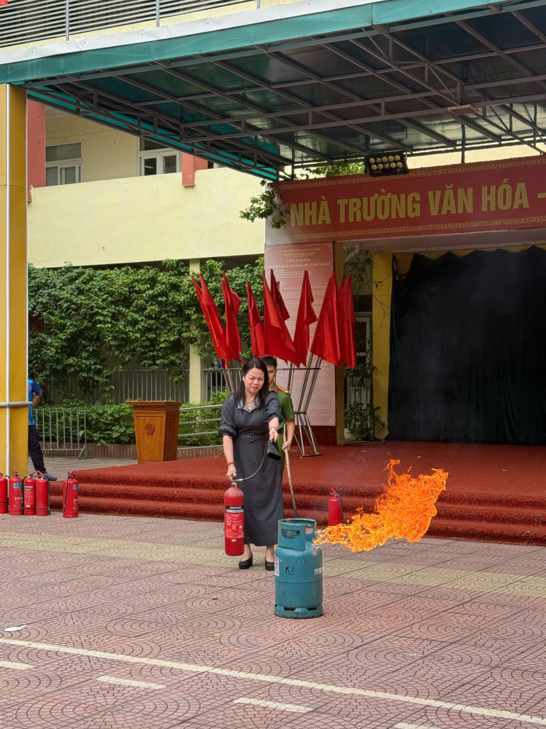 z7162977876374 58609bf3c83bf851fc27d196940584c7