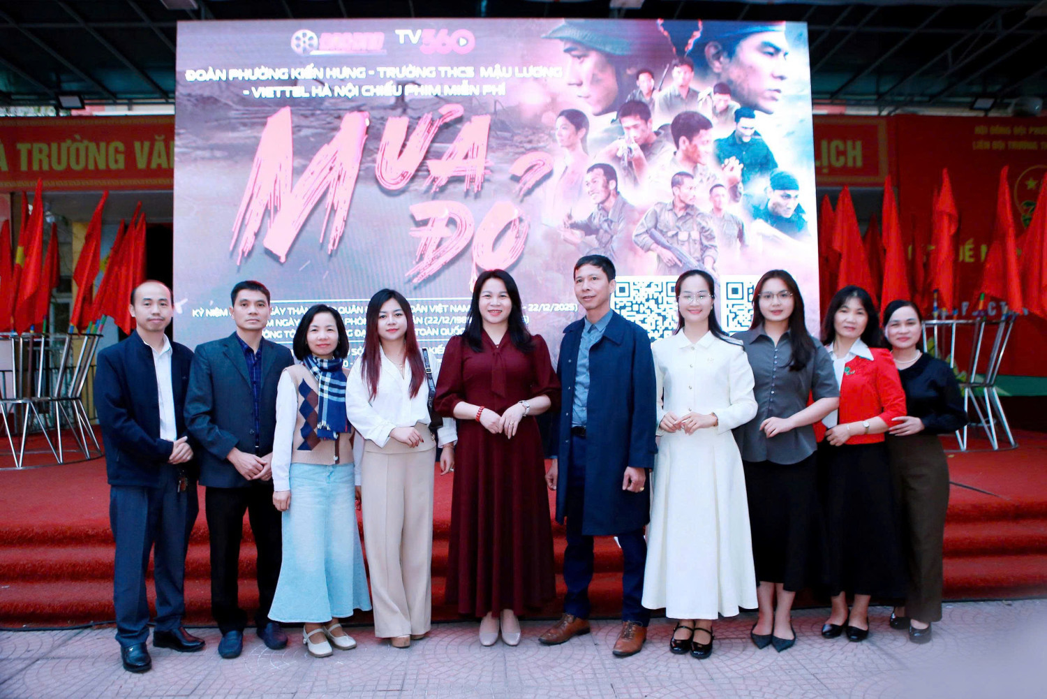 CHIẾU PHIM “MƯA ĐỎ” – BẢN HÙNG CA TUỔI HAI MƯƠI - Hoạt động giáo dục truyền thống giàu ý nghĩa của Trường THCS Mậu Lương