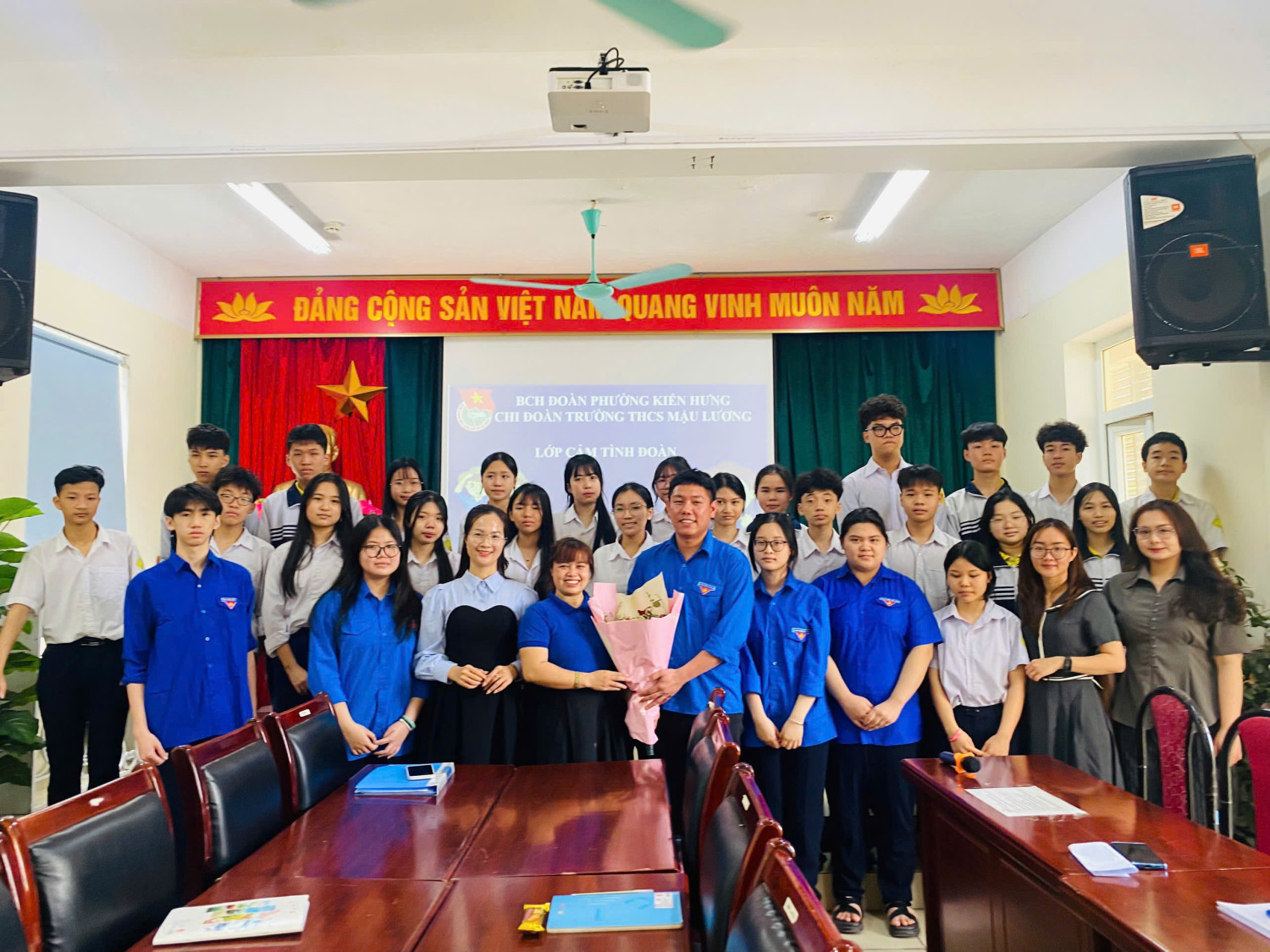 HỌC CẢM TÌNH ĐOÀN – GIEO MẦM LÝ TƯỞNG - NUÔI DƯỠNG KHÁT VỌNG TUỔI TRẺ 