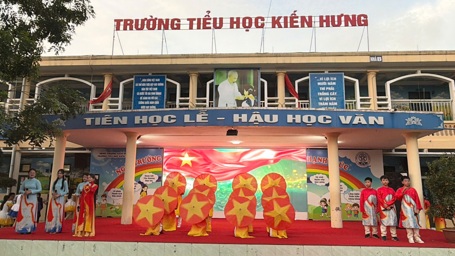 HỘI THI “85 MÙA HOA – TỰ HÀO TRANG SỬ ĐỘI TA”